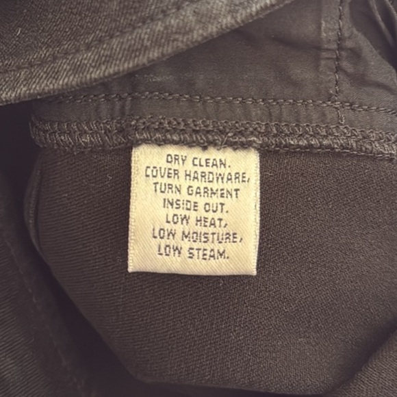 ST. JOHN Faded Black Denim Bootcut/Wide Leg Pants. Size 12. - Picture 10 of 10